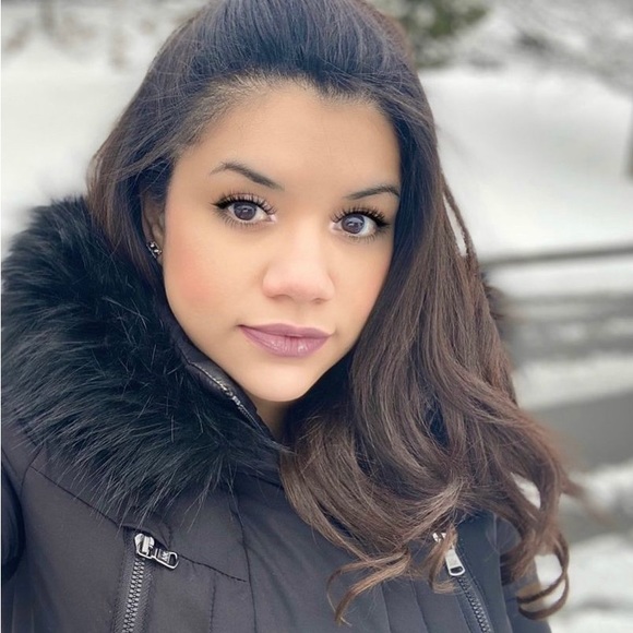 Meet your Posher, Maria - Picture 2 of 3